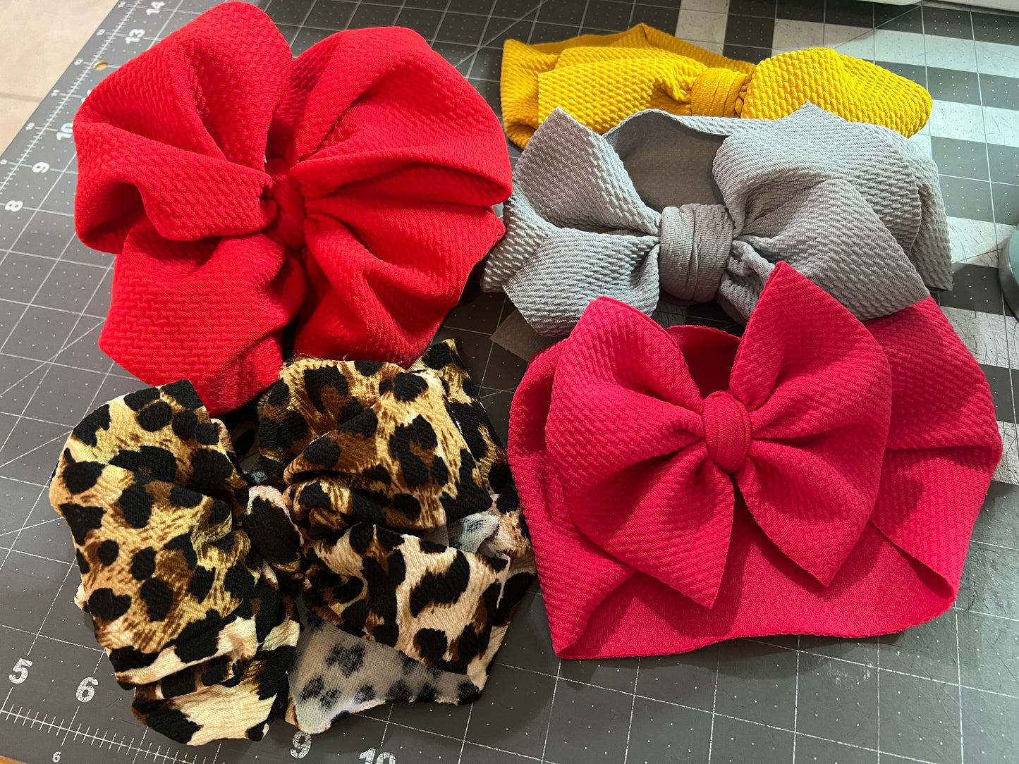 Hart Purge: 2 Double Messy 1 Wrap 2 nylon Bows 2 messy Wraps (Not worn)