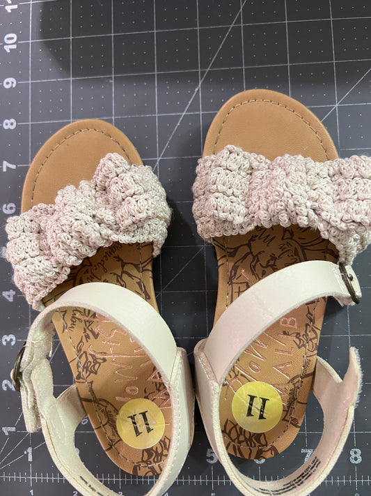 11 Toddler Sandals No Tag EUC